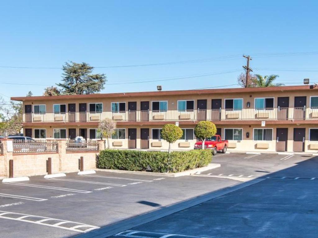 Sea Rock Inn - Los Angeles Гардина Экстерьер фото